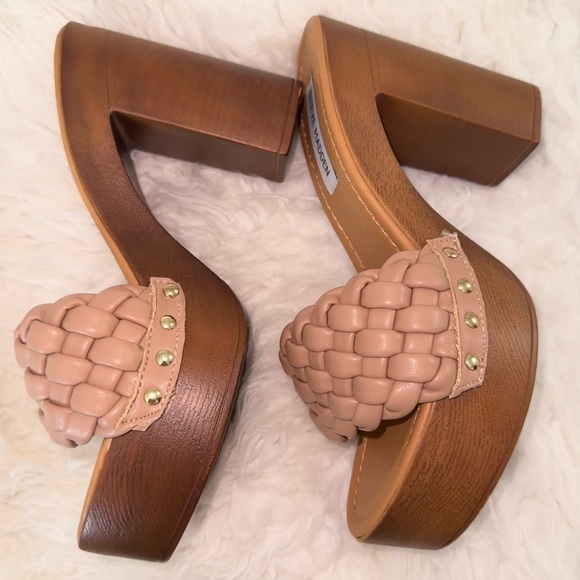 Steve Madden Platform Heel • Size 7.5 - Picture 3 of 4